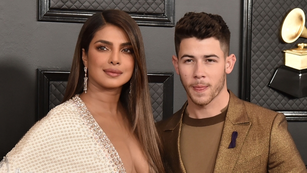 Priyanka Chopra şi Nick Jonas