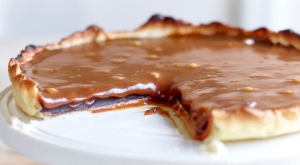 Tartă cu ciocolată și caramel sărat