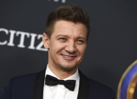 Jeremy Renner 