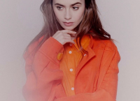  Lily Collins